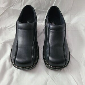 Eastland Tracie clog slip on shoes. Size 9.5